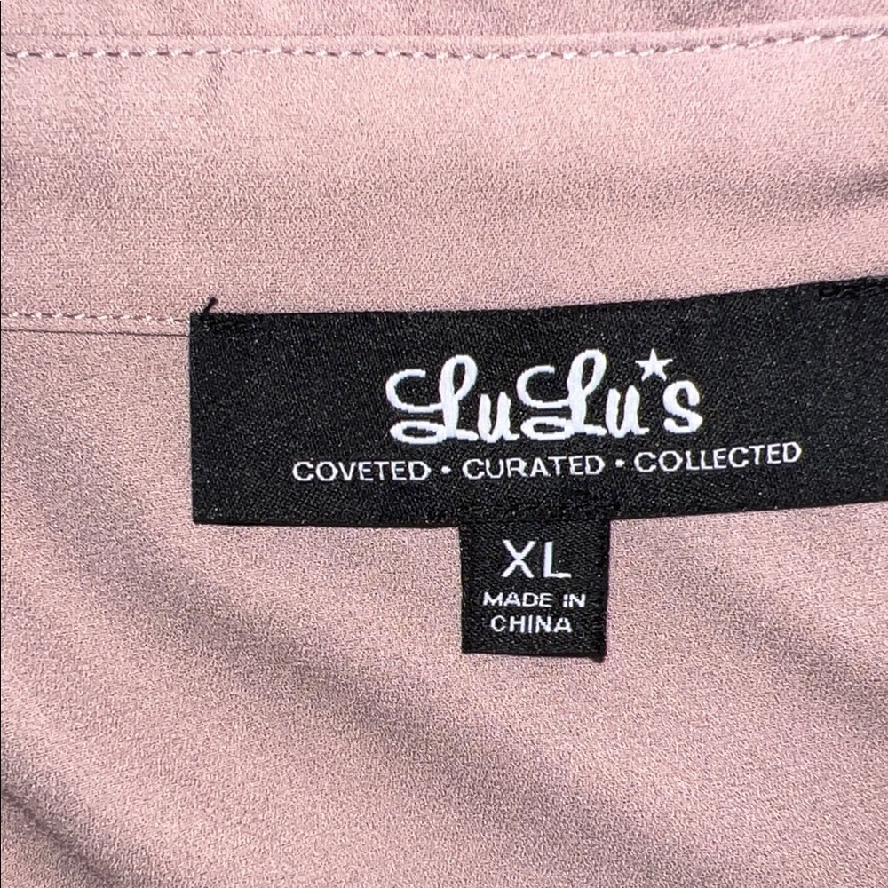 Chic Light Pink Women's Blouse - Picture 5 of 7